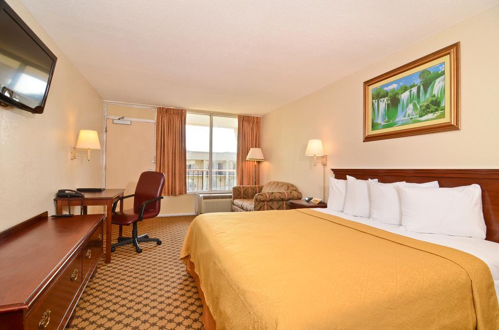 Stayapt Suites Alexandria-Fort Belvoir Zimmer foto